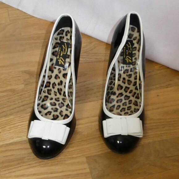 Pinup Girl Pumps - Picture 2 of 2